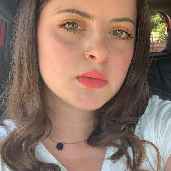 Meet your Posher, Michèle - Picture 1 of 1